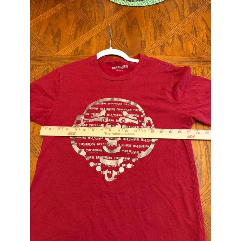 True Religion T-Shirt Men's S Red Dahlia Scripted Buddha Face Tee Graphic Silver